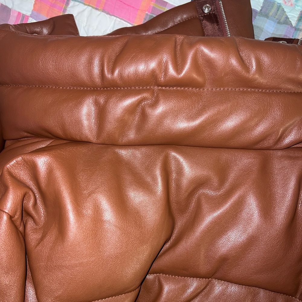 Abercrombie vegan Leather Mini Puffer in Cognac Brown - Picture 7 of 7